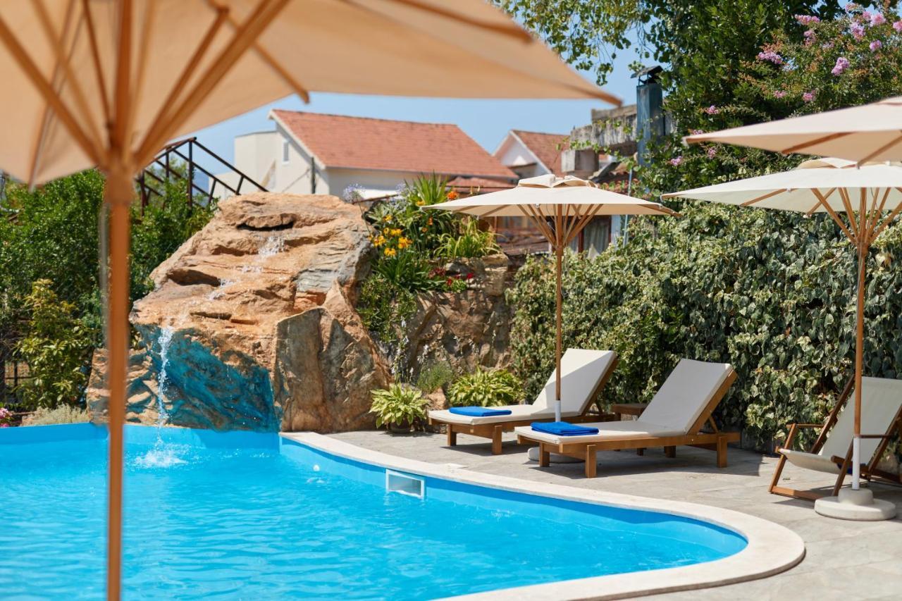 Moderna Luxury Apartments With Heated Pool Tivat Exterior photo