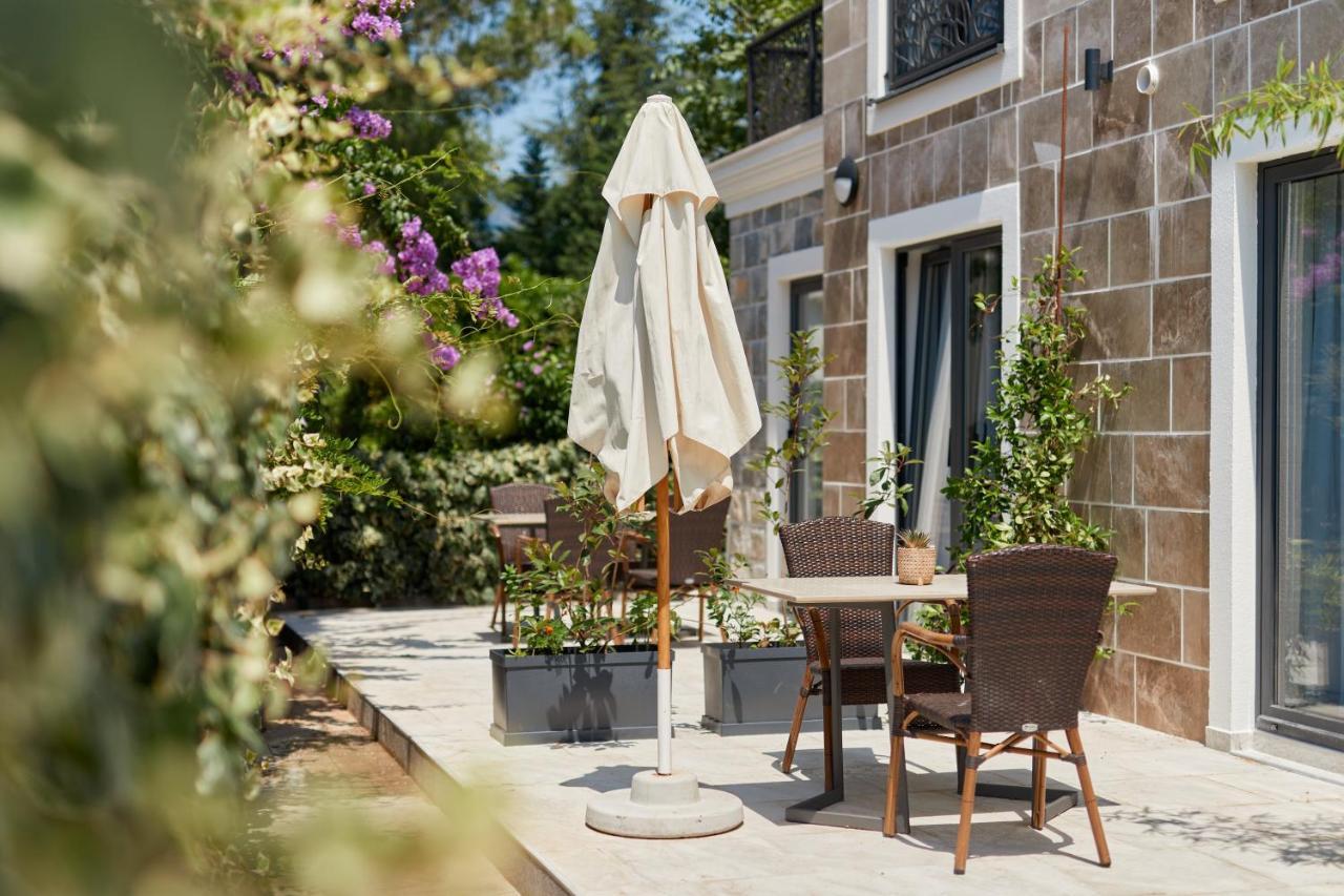 Moderna Luxury Apartments With Heated Pool Tivat Exterior photo