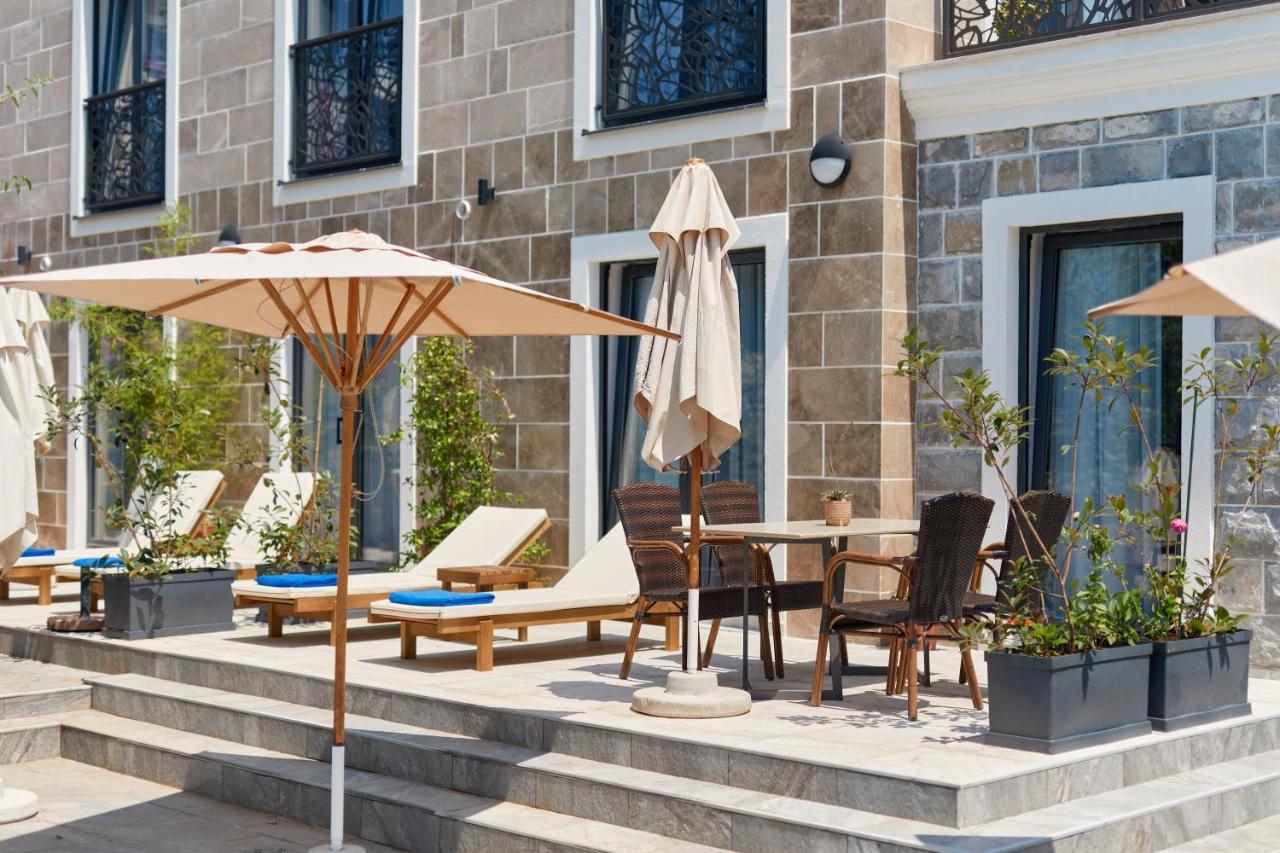 Moderna Luxury Apartments With Heated Pool Tivat Exterior photo