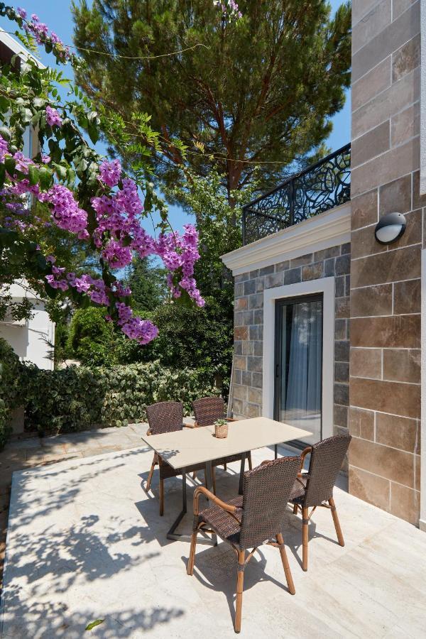 Moderna Luxury Apartments With Heated Pool Tivat Exterior photo