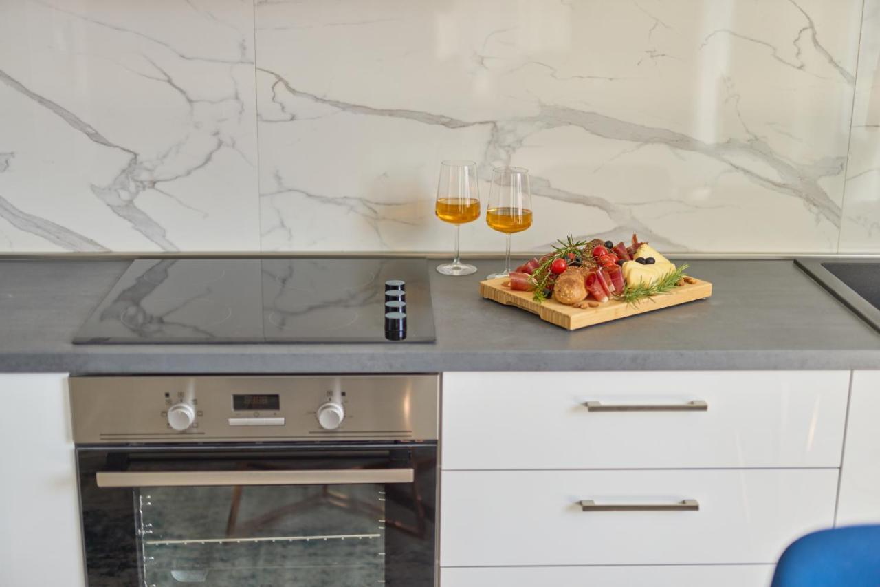 Moderna Luxury Apartments With Heated Pool Tivat Exterior photo
