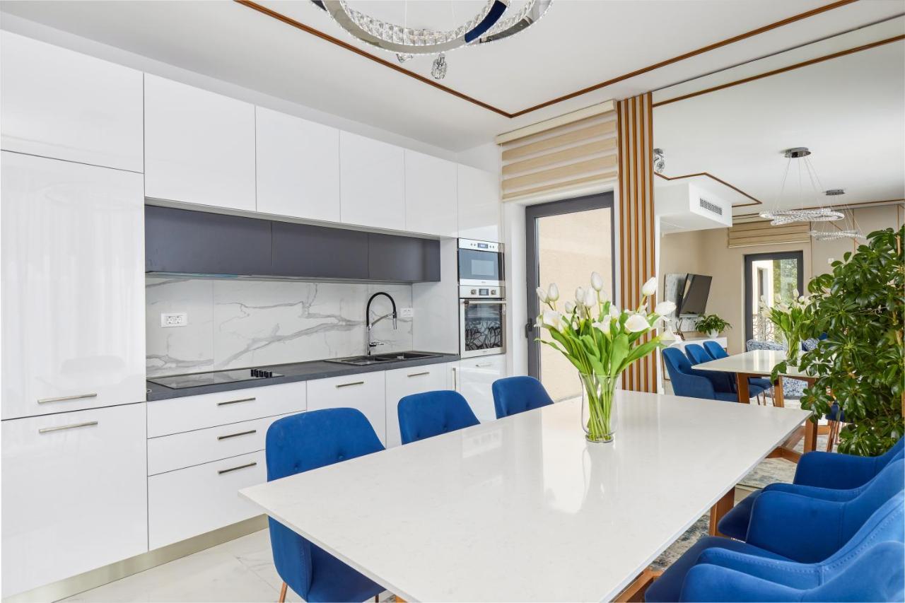 Moderna Luxury Apartments With Heated Pool Tivat Exterior photo
